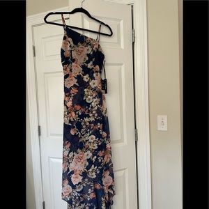 Lulus new with tags hi low floral gown